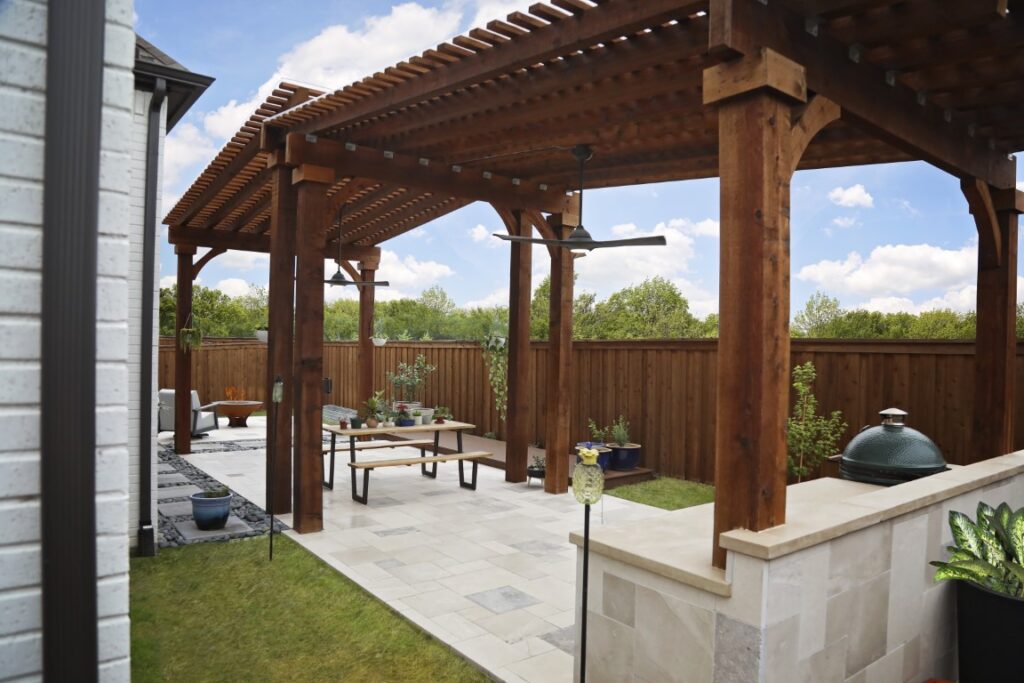 Pergola Staining 23 ©WWW.LRTRSTUDIOS.COM Travertine pavers Kitchen pergola deck 517A2659